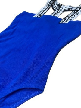 Adidas logo pártos body